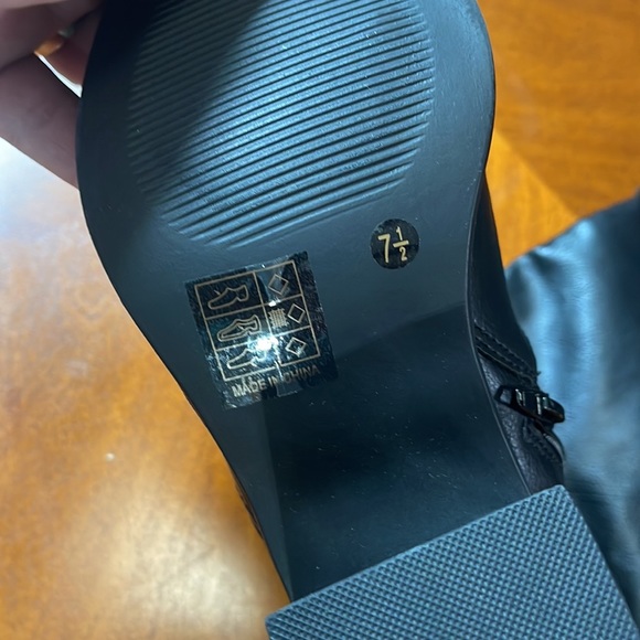 WIDE CALF Journee Collection Pia Tru Comfort Women's Knee-High Boots size 7 1/2 - Picture 4 of 4